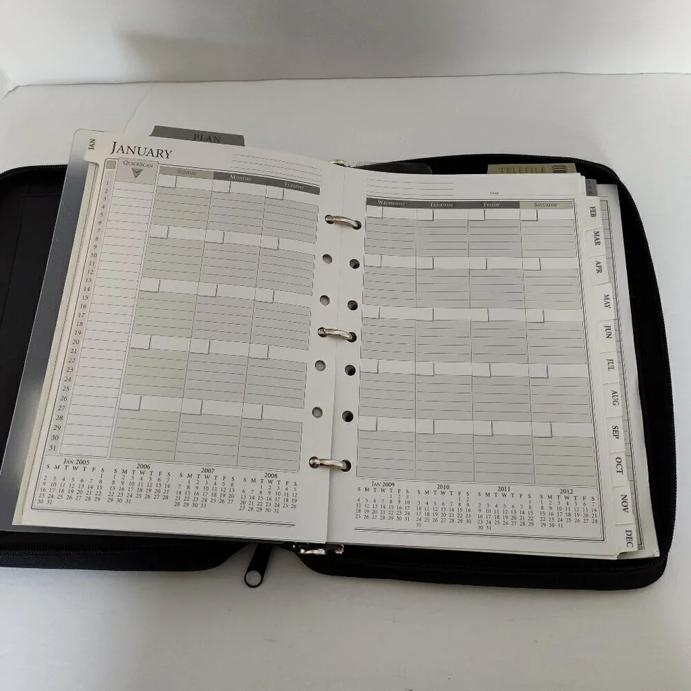 Day Runner Black Zippered Planner